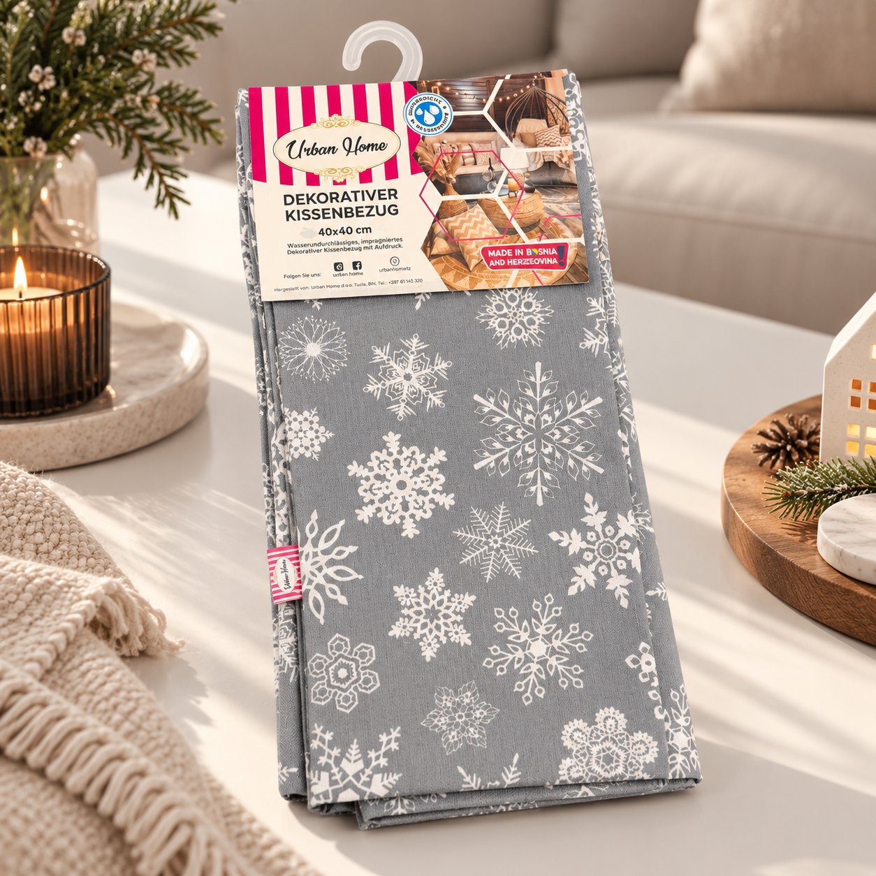 Dekorativer Kissenbezug 40 × 40 cm Urban Home Schneeflocken Grau